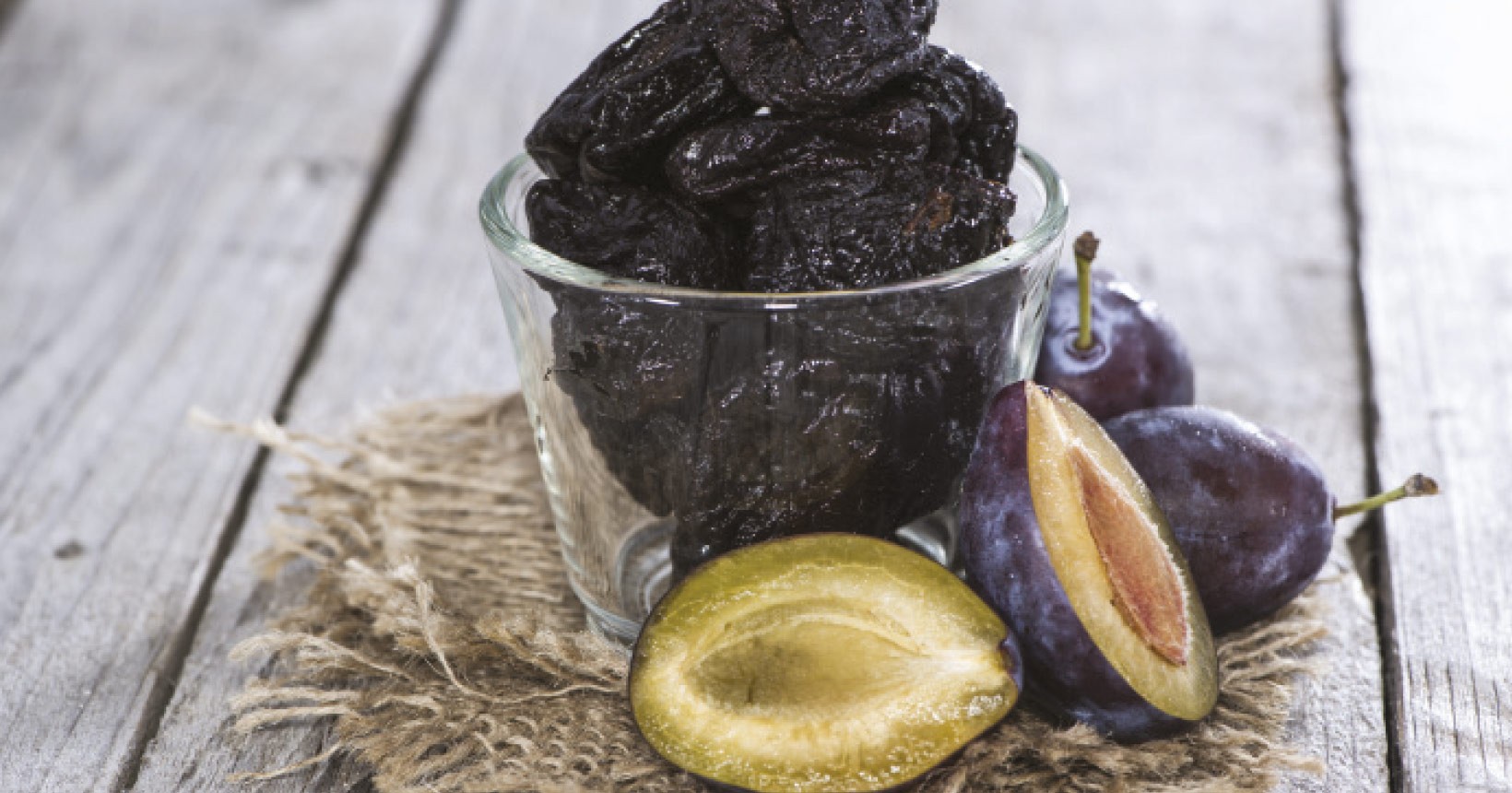 Plommonens höga innehåll av fibrer ökar mättnadskänslan och minskar suget efter sötsaker. 