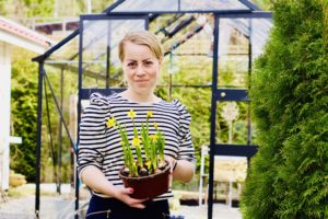 Det sköna med att skrota runt - Karin Axelsson i växthus